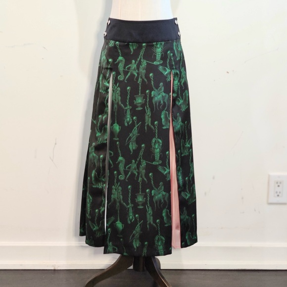 Double pleated midi skirt - Picture 2 of 12